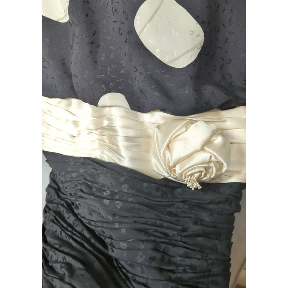 Vintage Saint ROMEI 100% Silk Dress 16 Black White Wing Sleeves Hong Kong Artsy - Picture 9 of 16